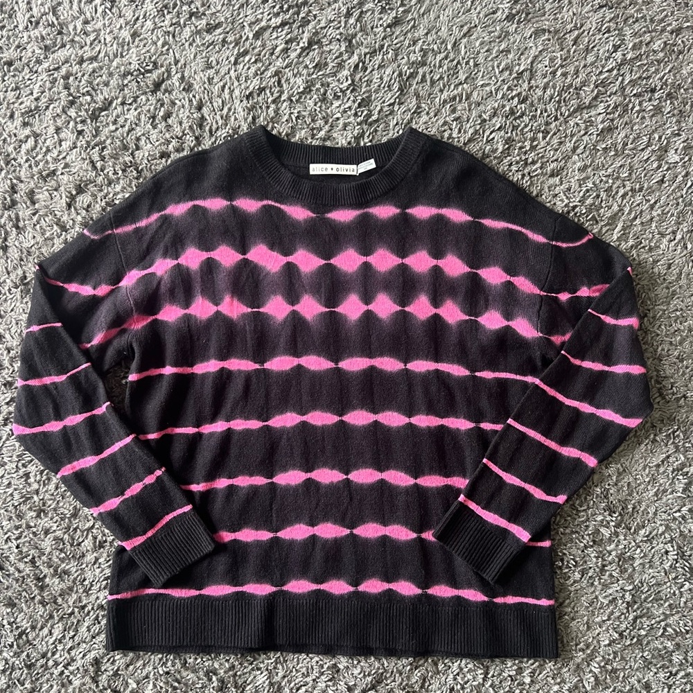 Alice + Olivia Black and Pink Patterned Sweater